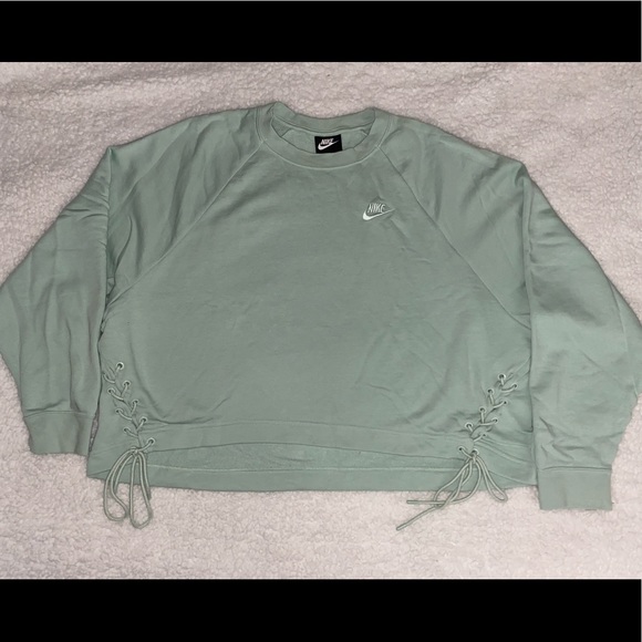 Nike Tops - Nike mint cropped long sleeve sweater (worn once)